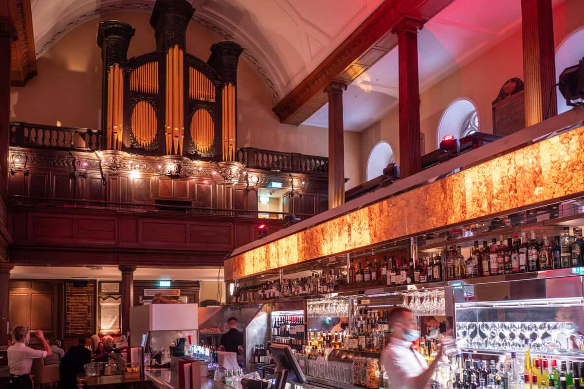 Was macht Kirche zu Kirche?