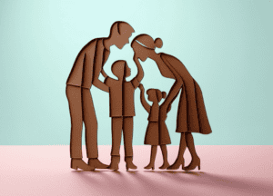 Holzschnitt von Eltern mit zwei Kindern